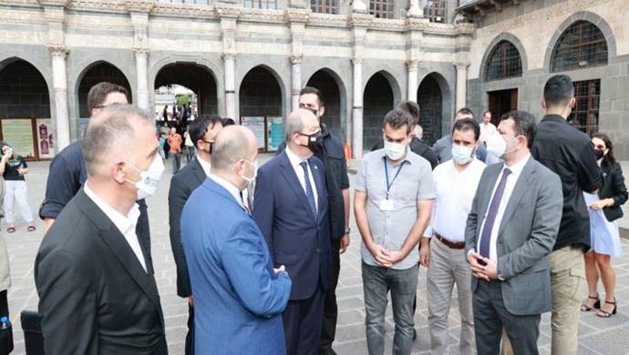 Cumhurbaşkanı Ersin Tatar, Diyarbakır’da Ulucami’yi ziyaret etti