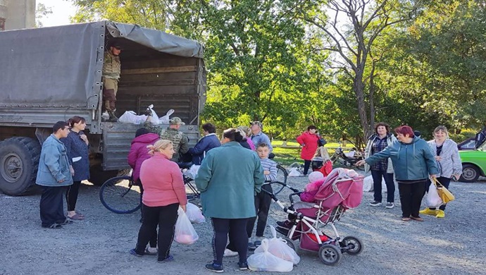 «Единая Россия» доставила 1000 продуктовых наборов и медикаменты в села Херсонской области