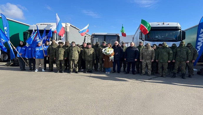 Birleşik Rusya, SVO katılımcılarına 86 ton yardım gönderdi ve bir askeri hastaneye otobüs bağışladı